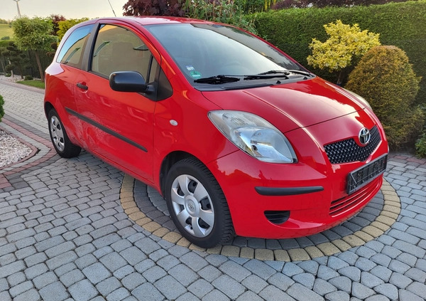 Toyota Yaris cena 14500 przebieg: 89000, rok produkcji 2006 z Pasym małe 529